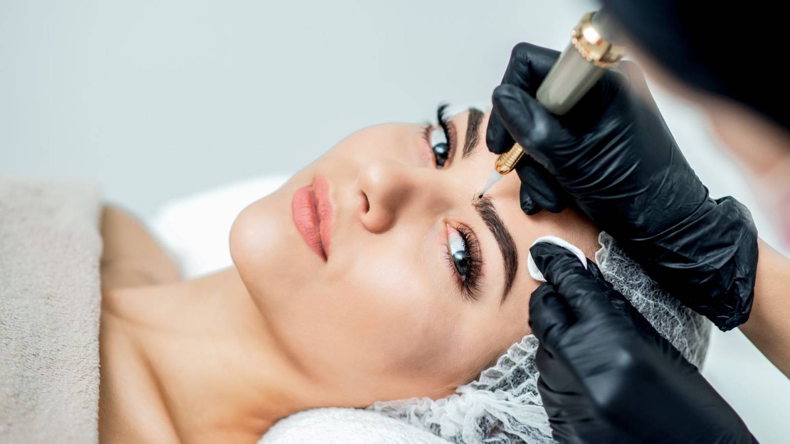 Formation Browlift, Airbrush Brows et Décoloration des sourcils à Marseille