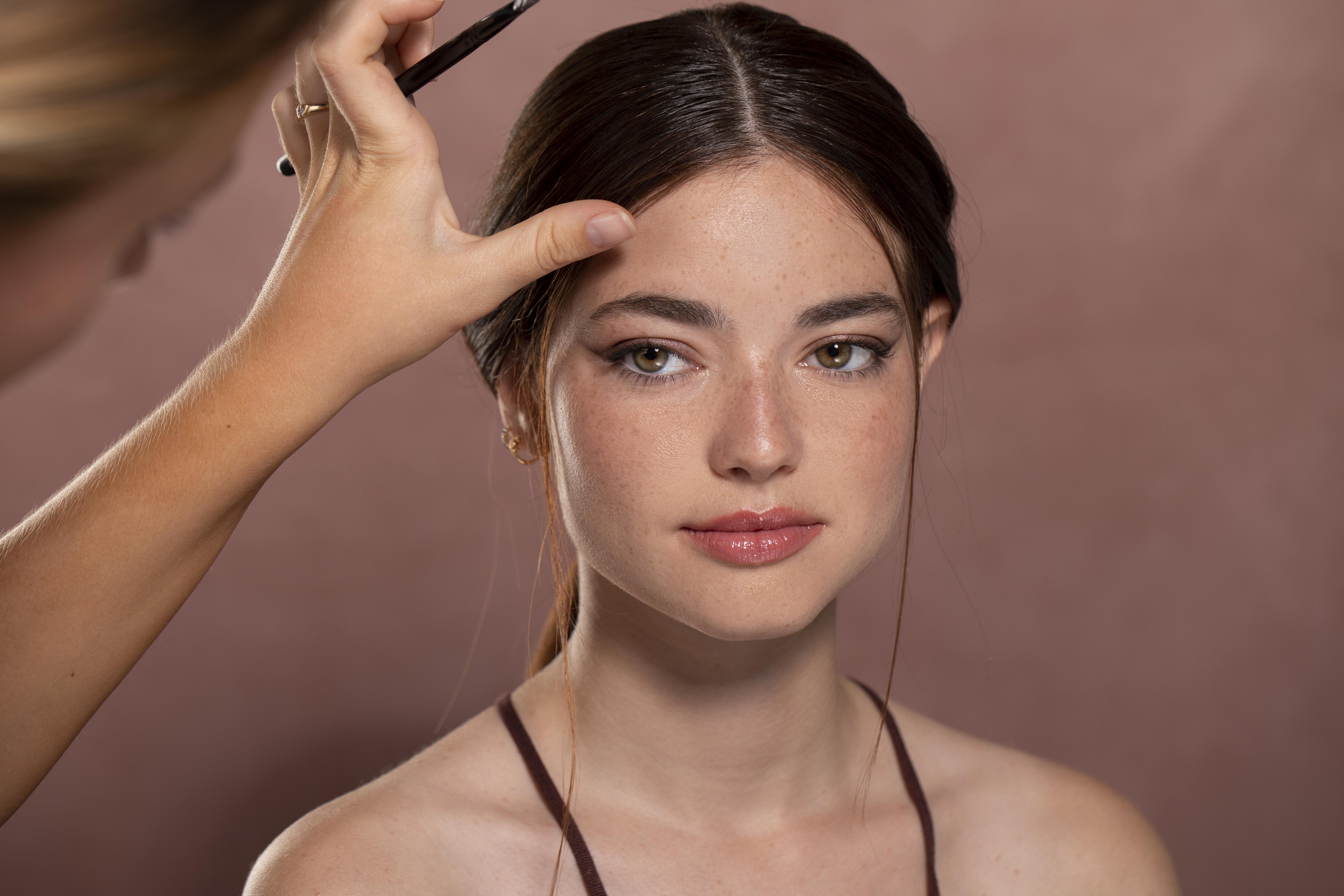 Devenir modèle pour des prestations esthétiques à petits prix à Lyon et Marseille, dans nos centres de formation spécialisés en esthétique et en coiffure