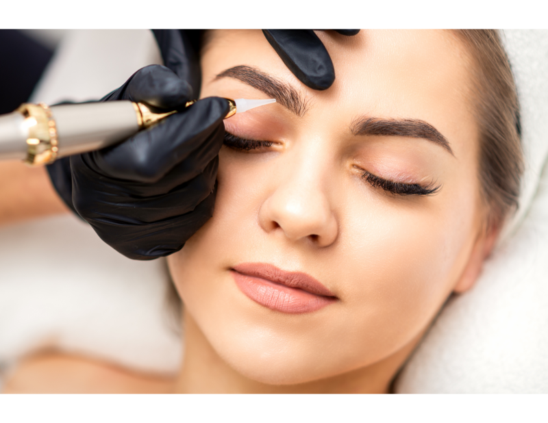 Formation pour se perfectionner au Hairstroke, technique de maquillage permanent des sourcils, à Lyon et Marseille, éligible au CPF