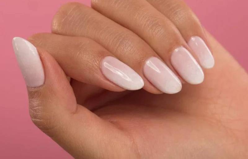 Formation pour acquérir des compétences en techniques d'ongles en porcelaine, à Marseille