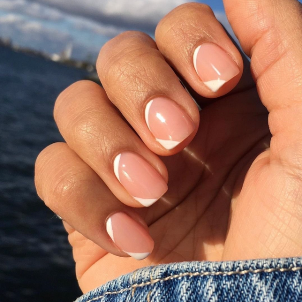 Formation à la technique de pose en gel sur ongles naturels ou rallongement, à Lyon